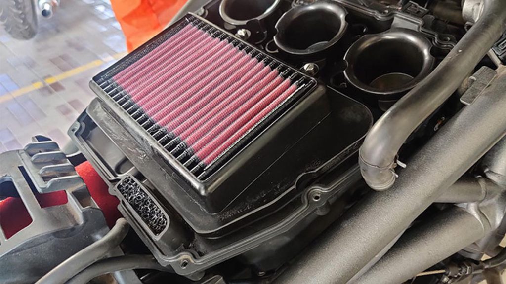 Waduh! Cuci Filter Udara Motor Bikin Mesin Ambyar?